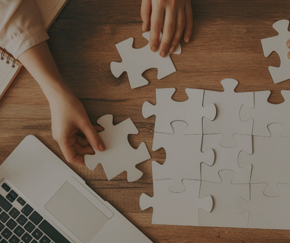 Strategi Konten Mengatasi Turunnya Trafik dengan AI Voice Search